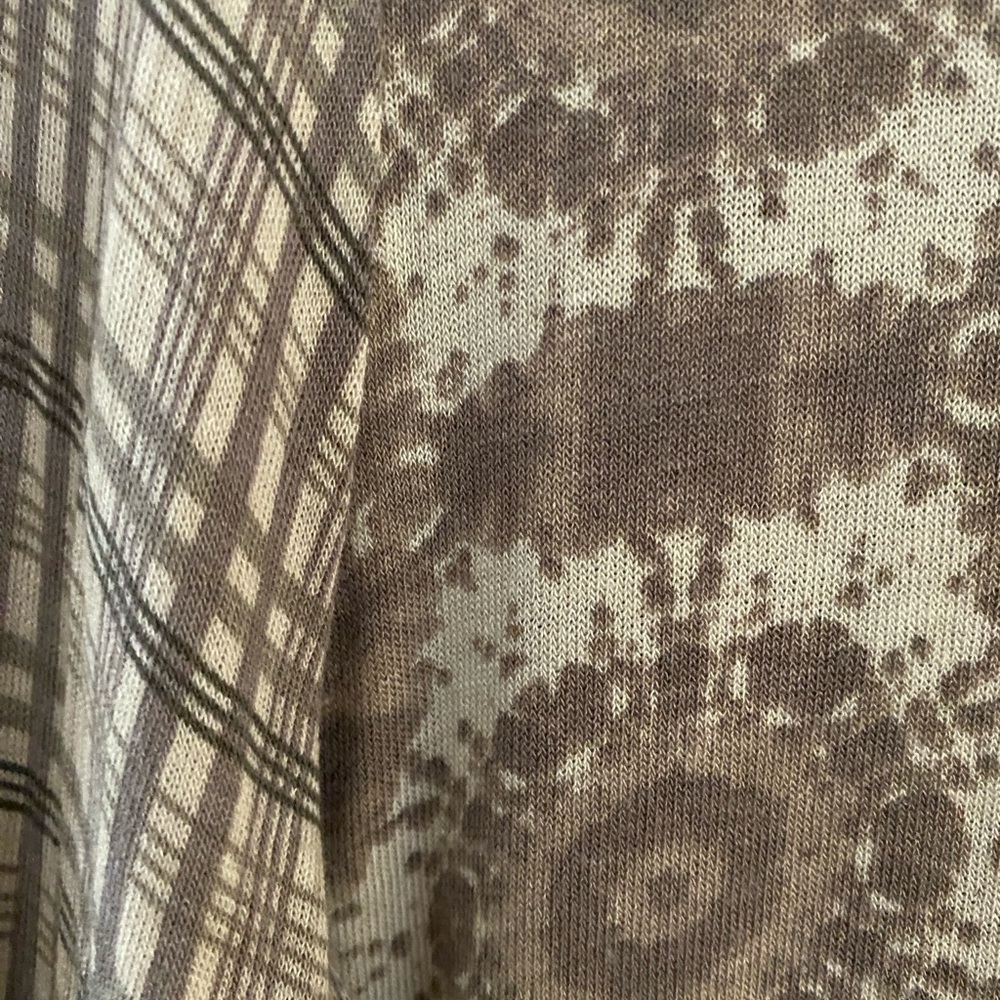 BCBG Max Azaria long sleeve knit top bohemian mix of patterns in taupe & ivory - Picture 3 of 4